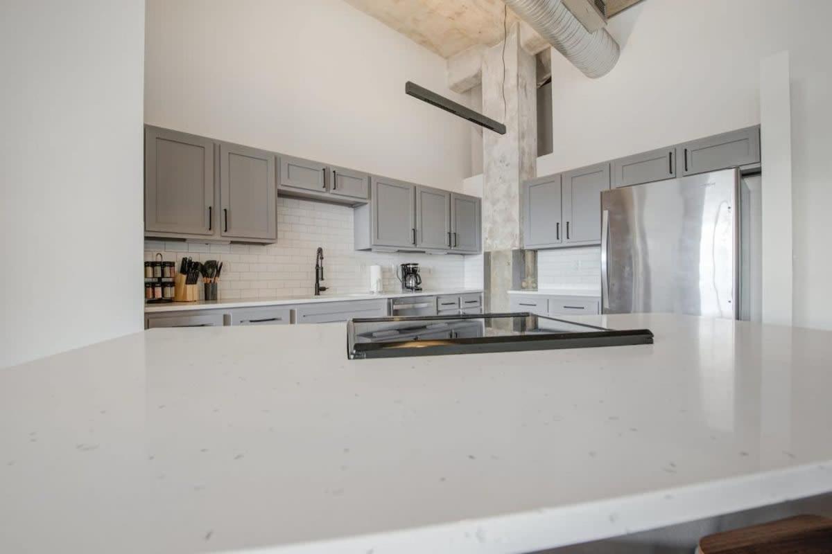 2Br 2Ba Spacious Historic Loft With Gym By Envitae Kansas City Extérieur photo